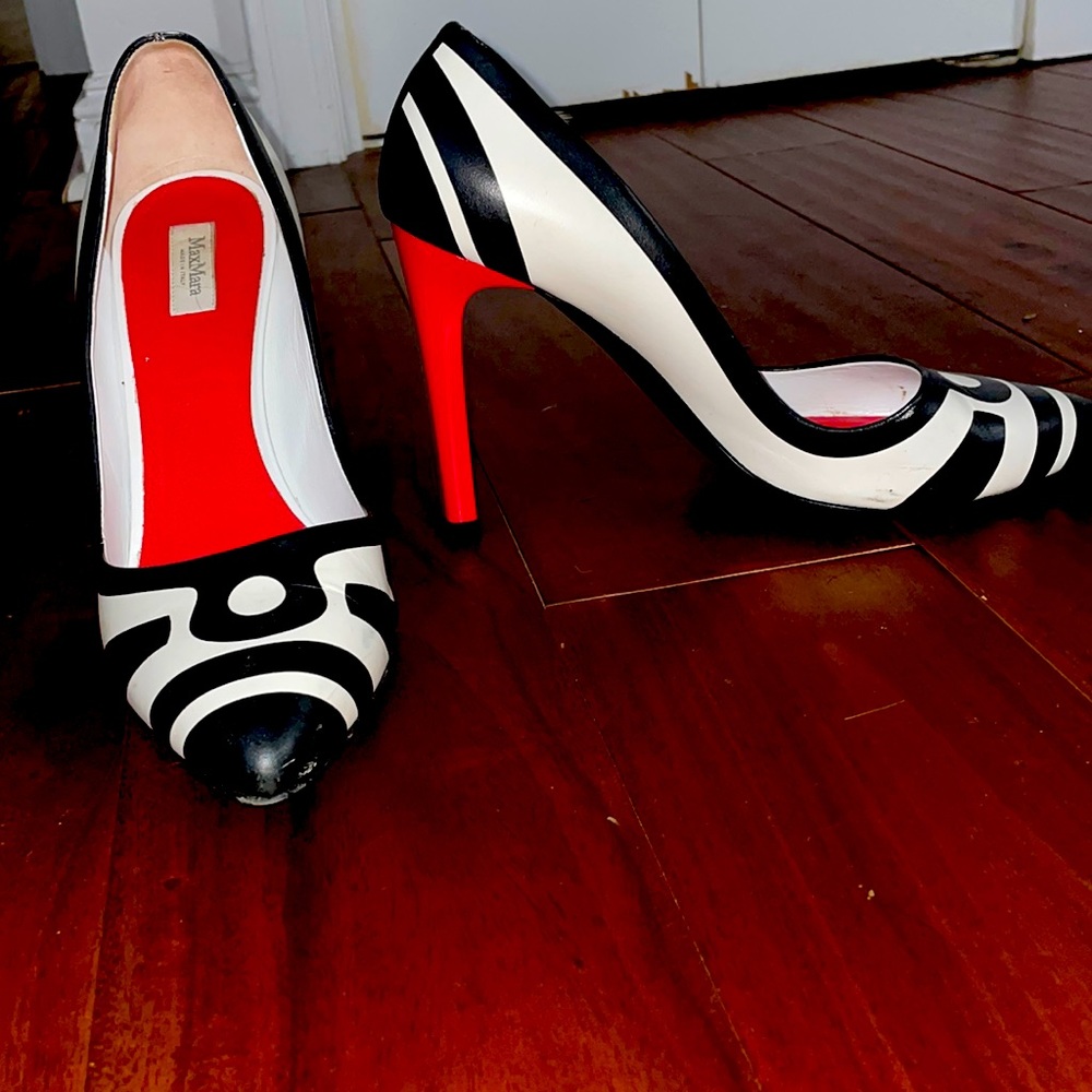 Max Mara pump